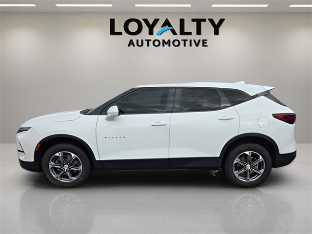 Used 2023 Chevrolet Blazer LT image 2