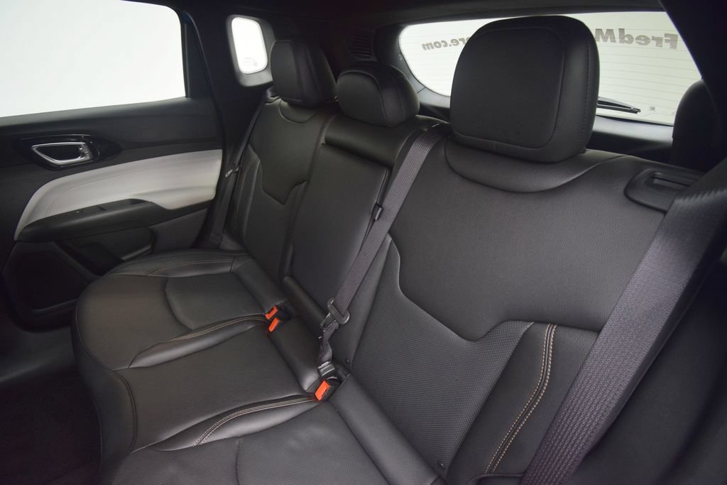 Used 2024 Jeep Compass Limited w/ Elite Group AWD/4WD image 23