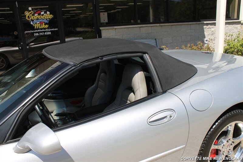 Used 2002 Chevrolet Corvette Coupe w/ Preferred Equipment Group2 RWD image 13