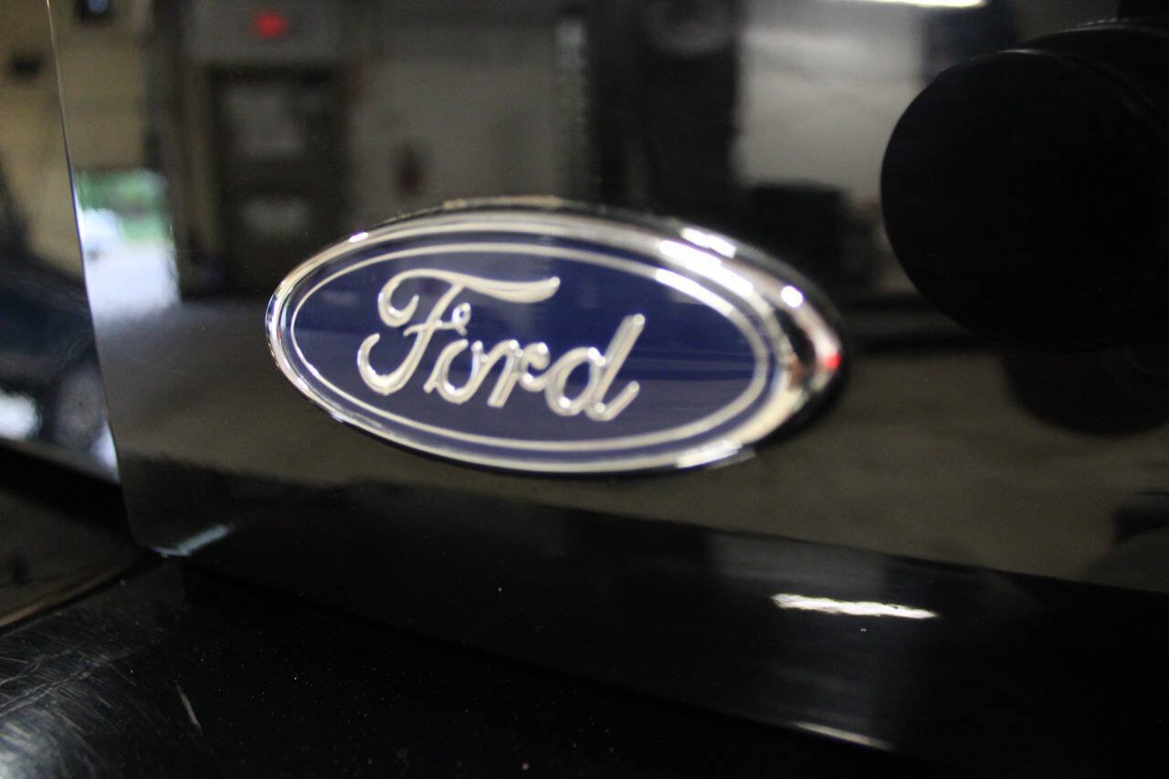 Used 1999 Ford Mustang Cobra RWD image 14