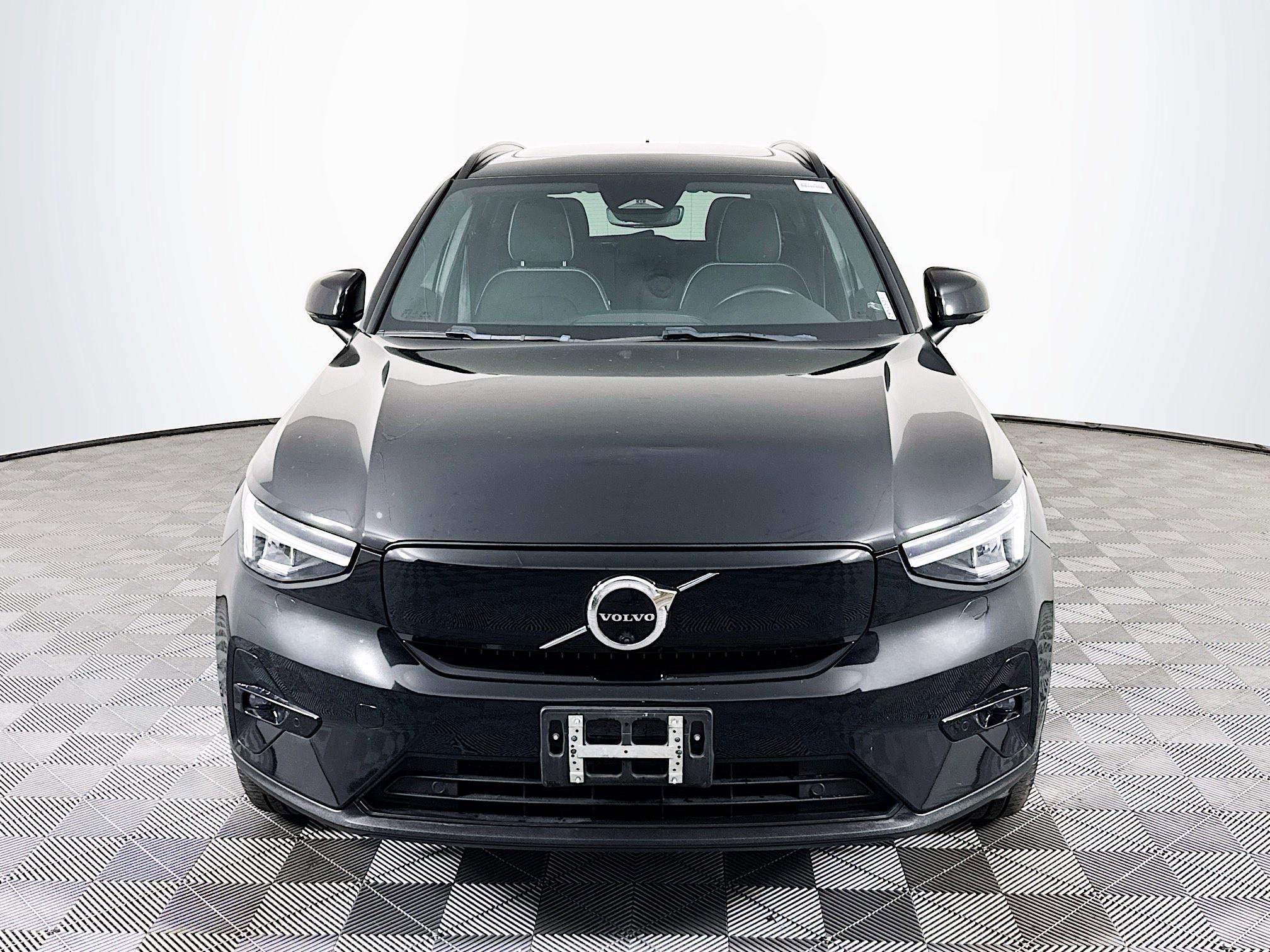Used 2023 Volvo XC40 Recharge Ultimate image 2