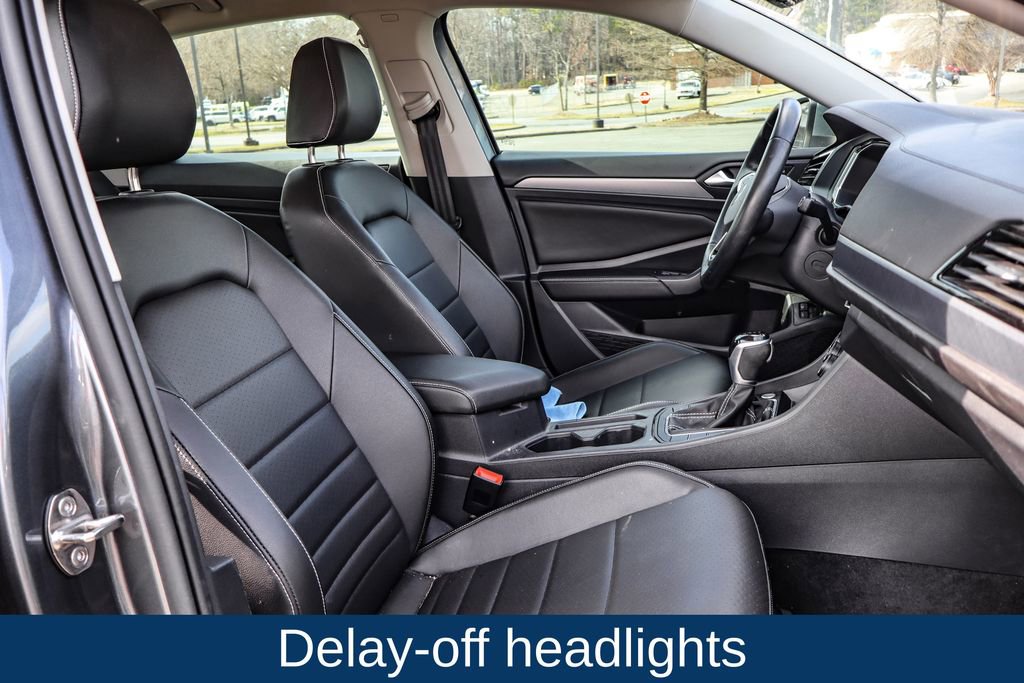 Used 2023 Volkswagen Jetta SE w/ Panoramic Sunroof Package image 15