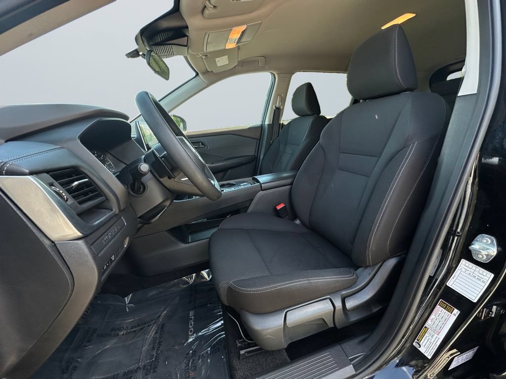 Used 2023 Nissan Rogue S FWD image 9
