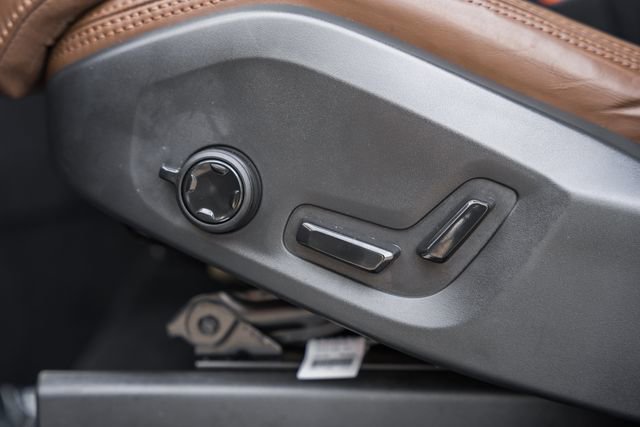 Used 2023 Volvo XC90 B6 Ultimate w/ Lounge Package image 34