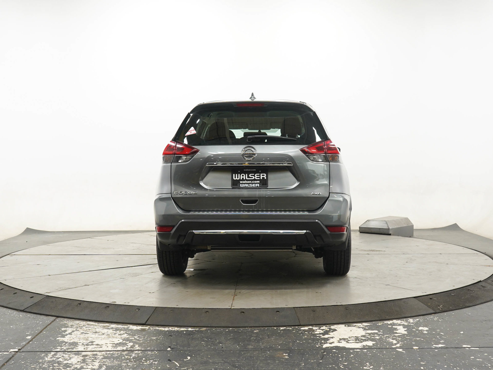 Used 2018 Nissan Rogue S AWD/4WD image 5