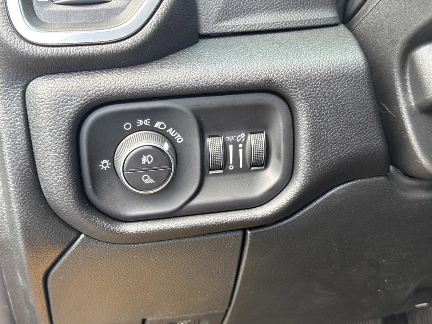New 2026 RAM 2500 Laramie w/ Night Edition AWD/4WD image 29