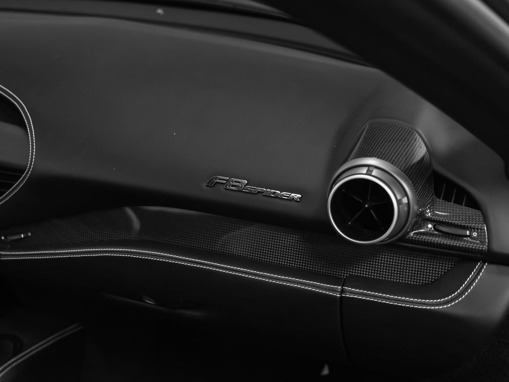 Certified 2021 Ferrari F8 Tributo RWD image 25