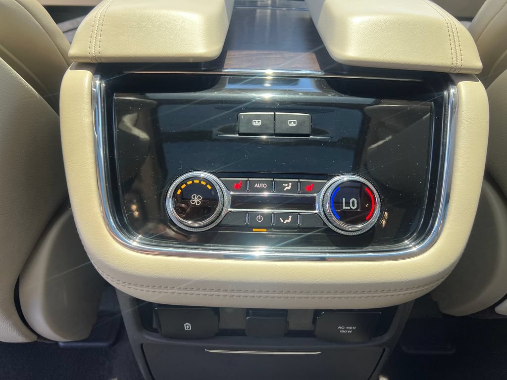 Used 2020 Lincoln Navigator Reserve w/ Luxury Package AWD/4WD image 24