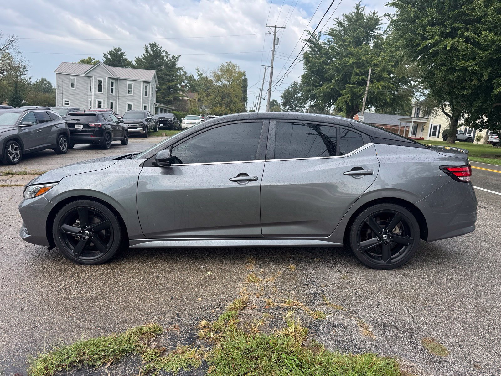 Used 2023 Nissan Sentra SR w/ Trunk Package FWD image 3