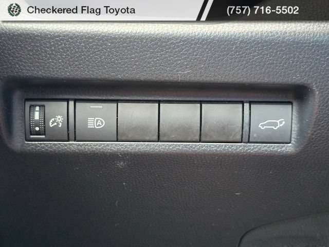 Used 2021 Toyota RAV4 XLE w/ Convenience Package AWD/4WD image 11