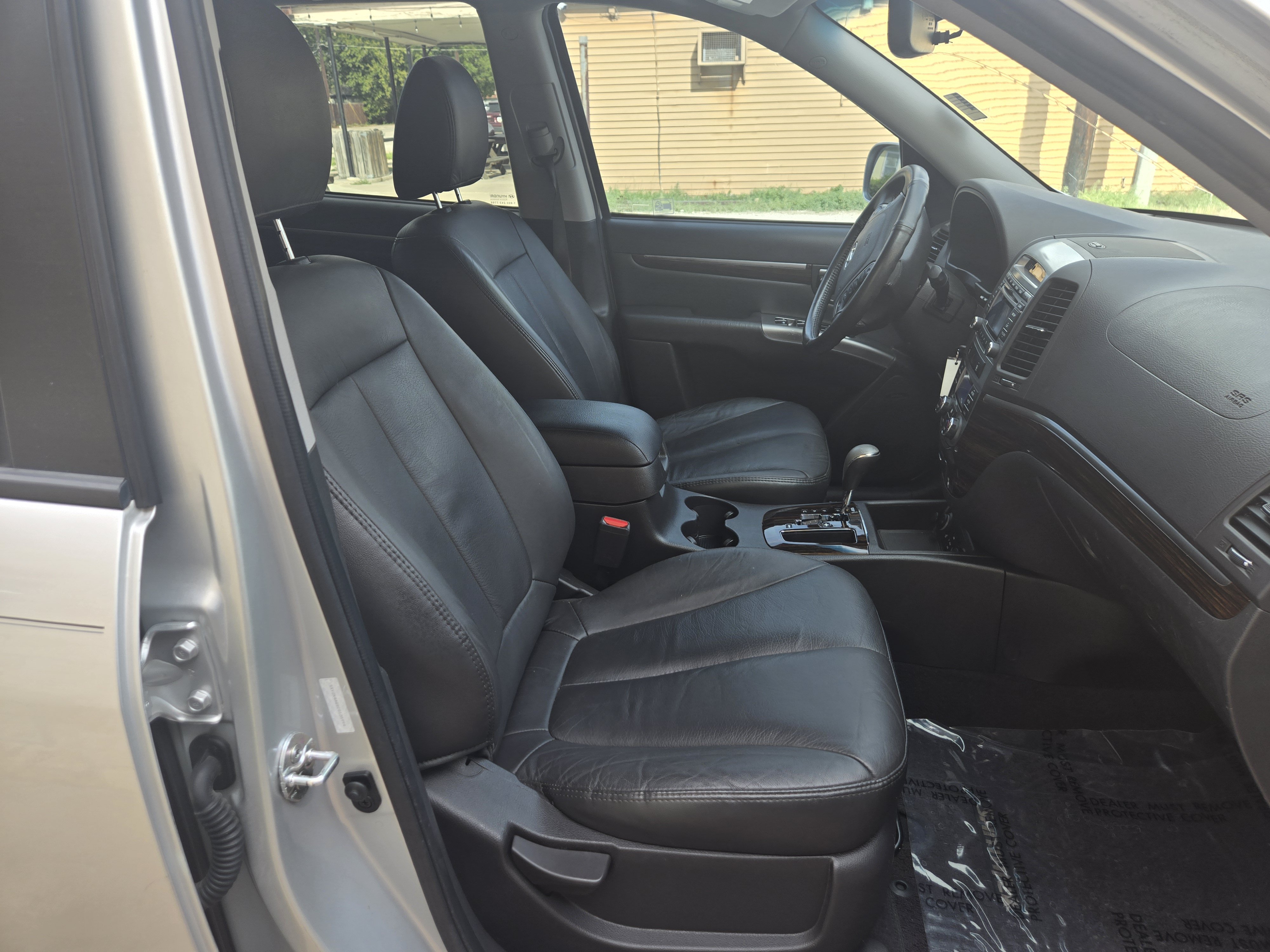 Used 2012 Hyundai Santa Fe Limited FWD image 9