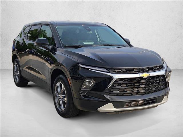 Used 2025 Chevrolet Blazer LT AWD/4WD image 3