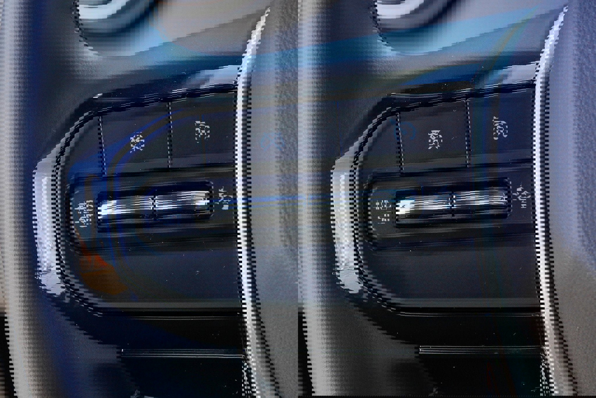 Used 2025 Chevrolet Colorado ZR2 w/ Technology Package image 33