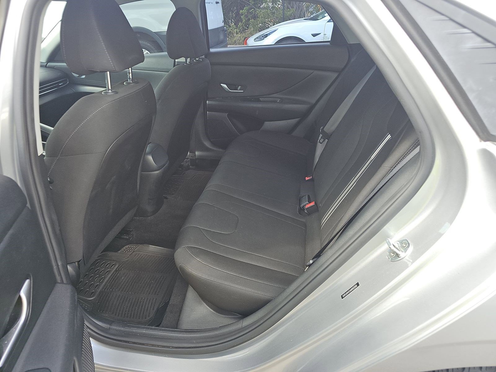 Used 2021 Hyundai Elantra SEL image 15