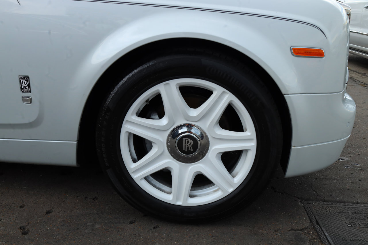 Used 2011 Rolls-Royce Phantom Sedan image 51