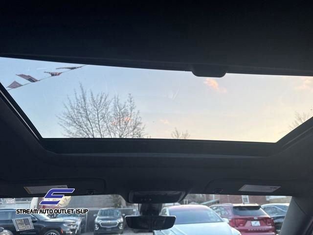 Used 2022 Chevrolet Traverse RS image 25