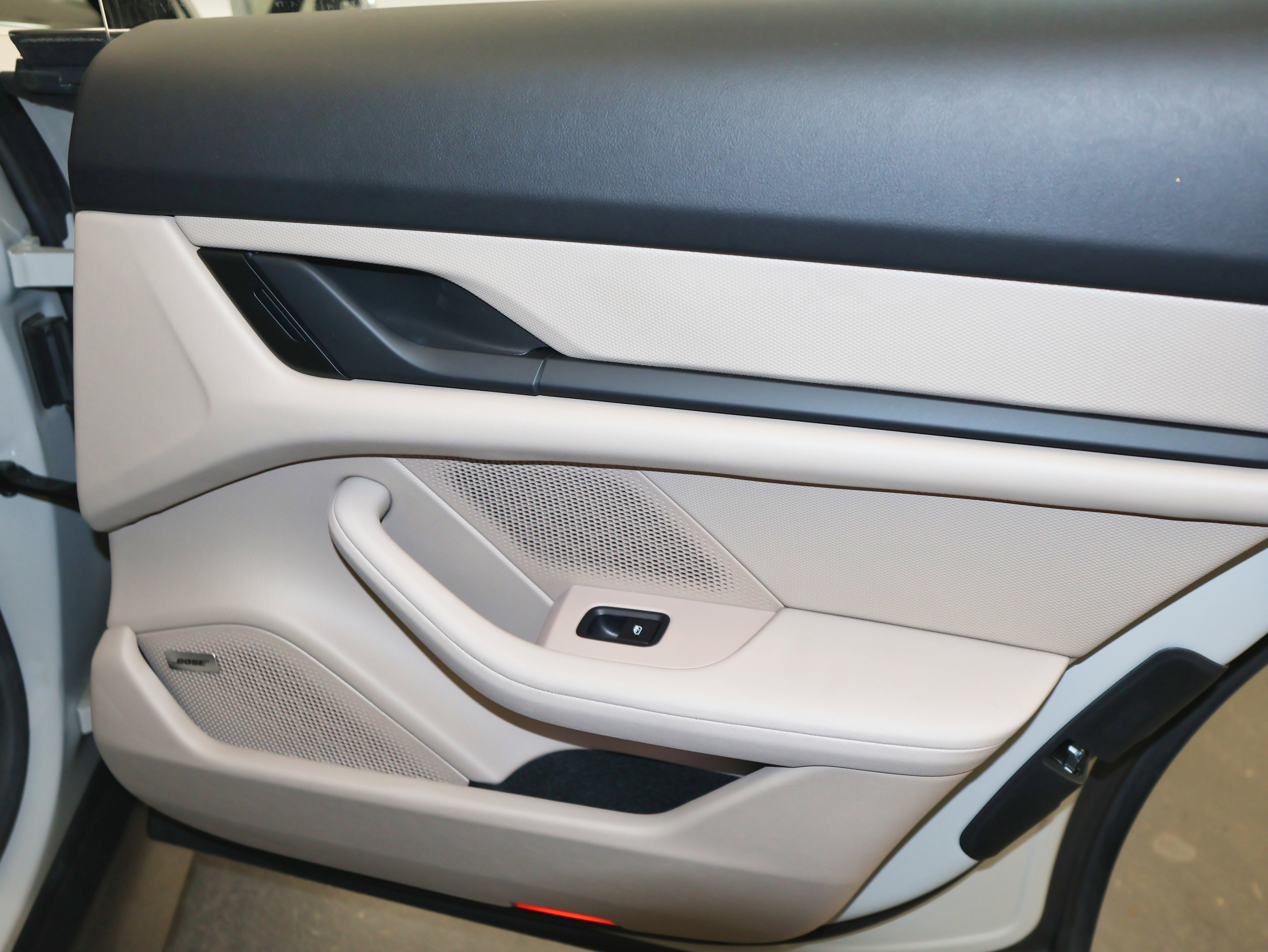 Used 2022 Porsche Taycan 4S image 55