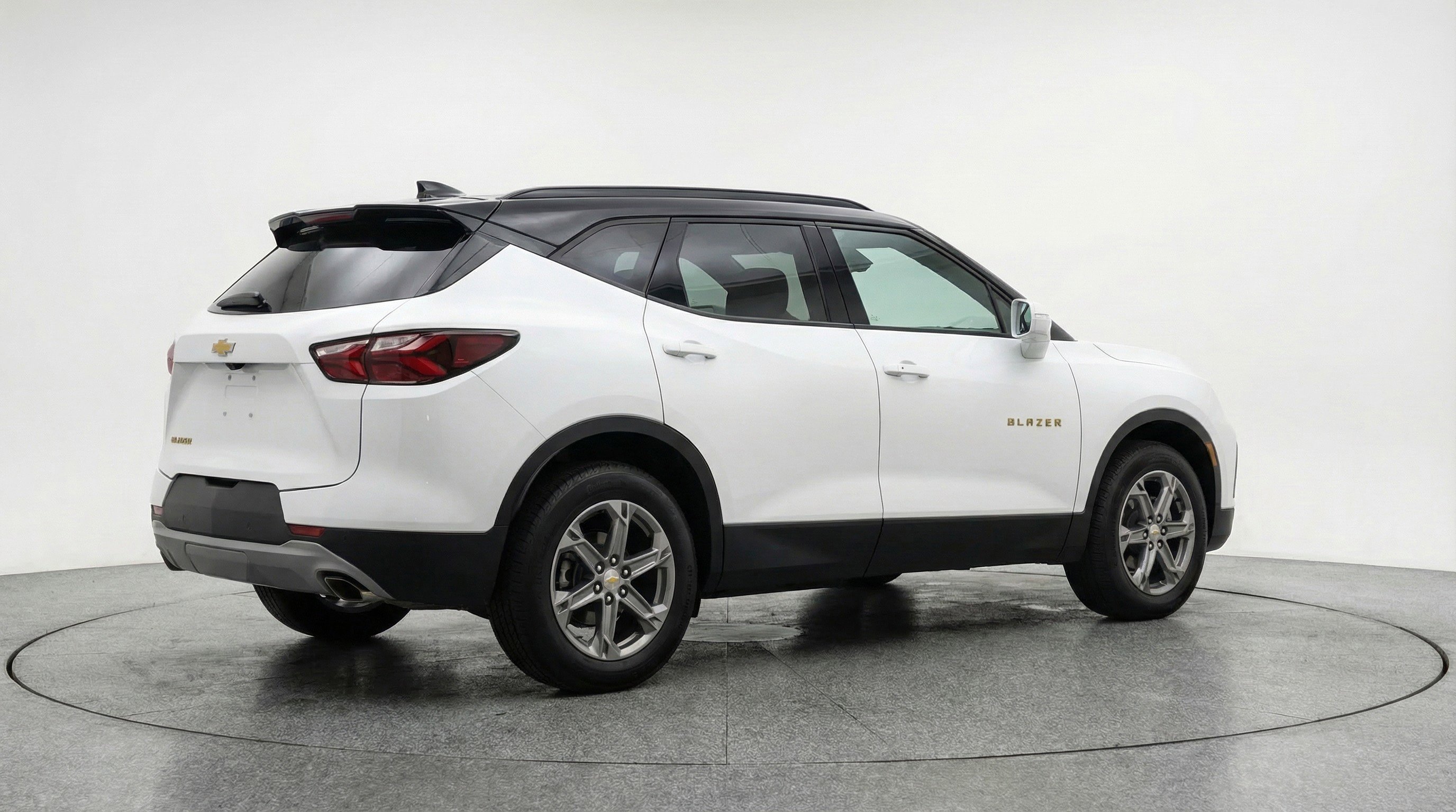 Used 2025 Chevrolet Blazer LT image 9