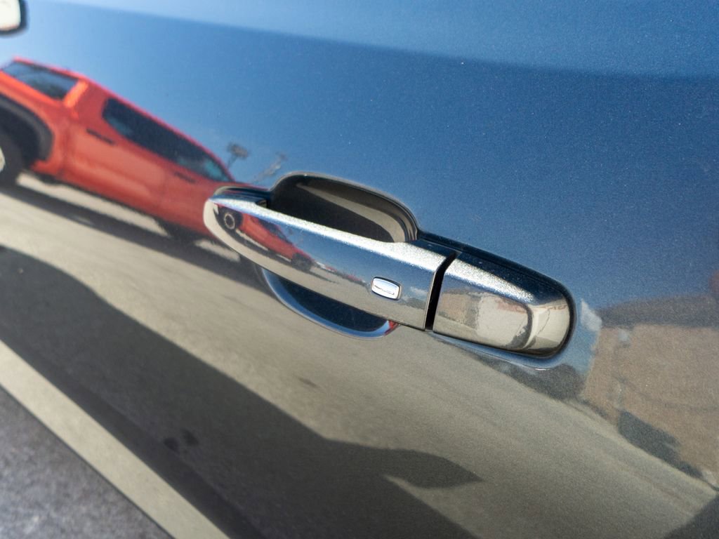 Used 2017 Chevrolet Camaro SS image 9