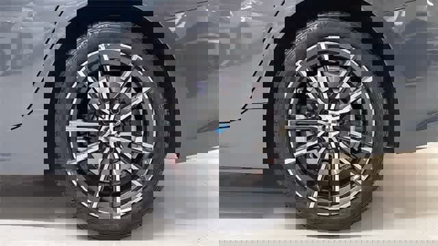 Used 2021 BMW 330i xDrive Sedan w/ Driving Assistance Package image 11