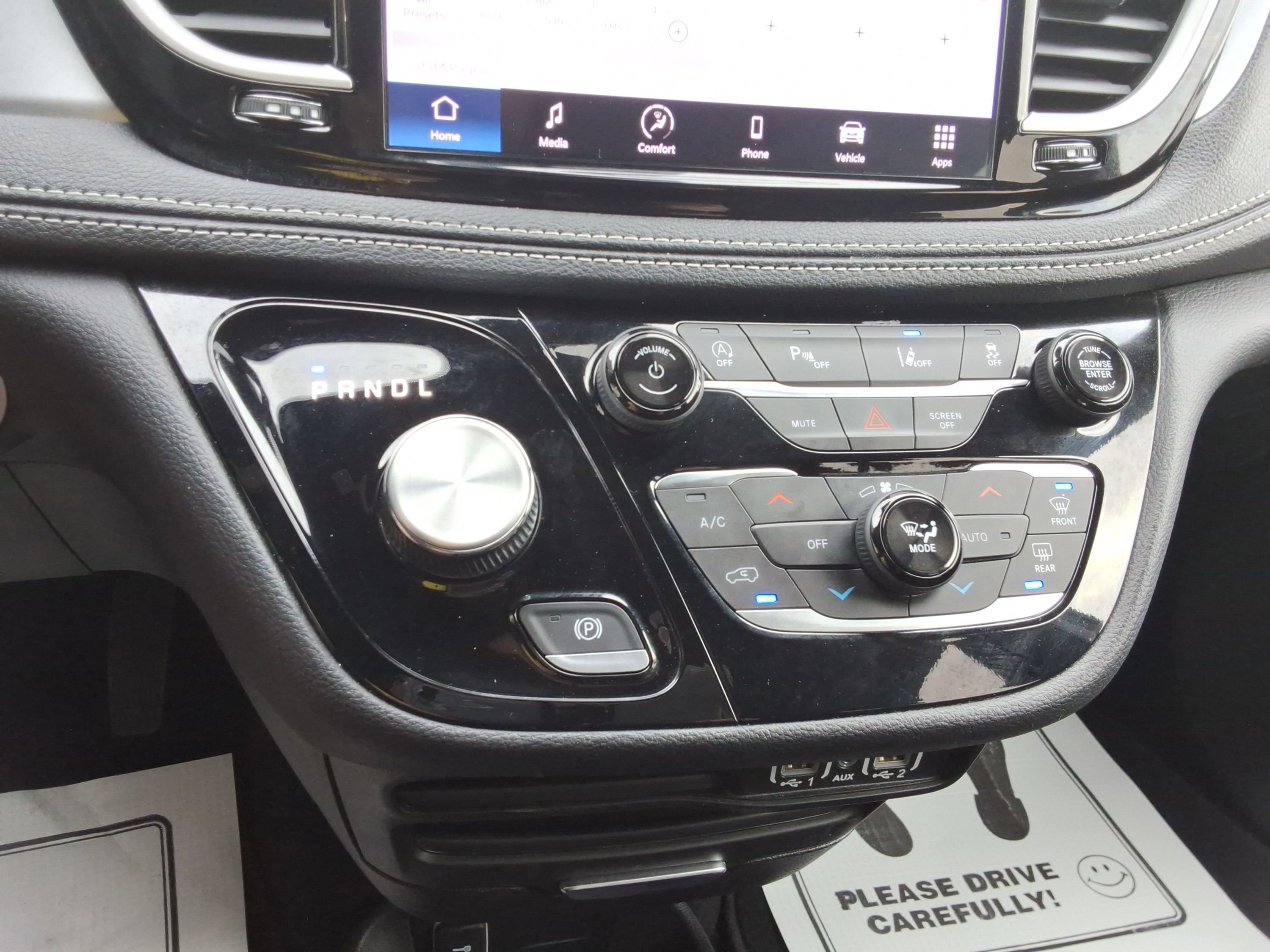 Used 2023 Chrysler Pacifica Touring image 17