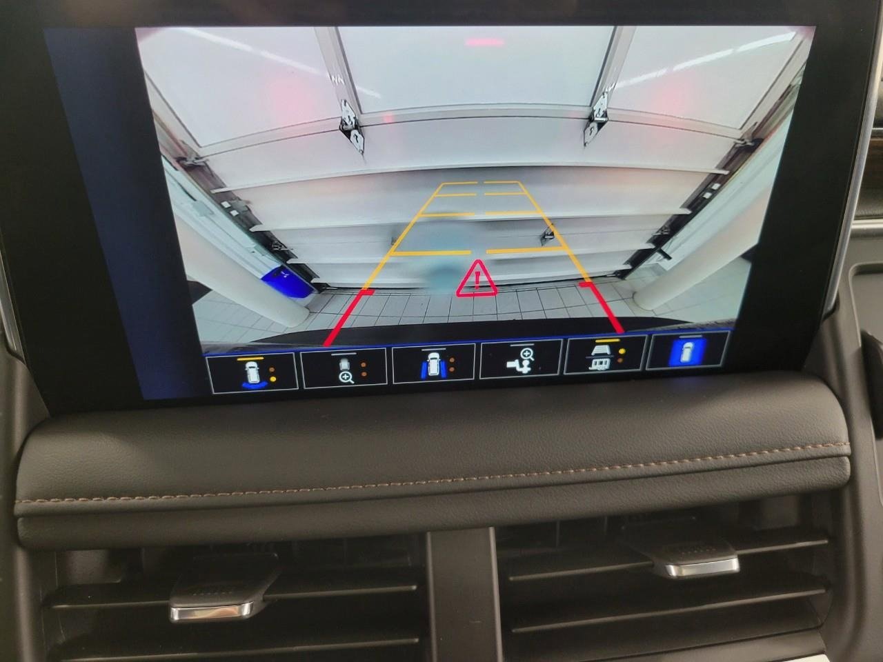 Used 2024 Chevrolet Tahoe High Country image 16