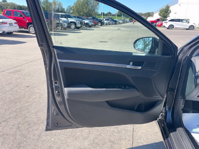 Used 2020 Hyundai Elantra Value Edition w/ Cargo Package (C1) FWD image 20
