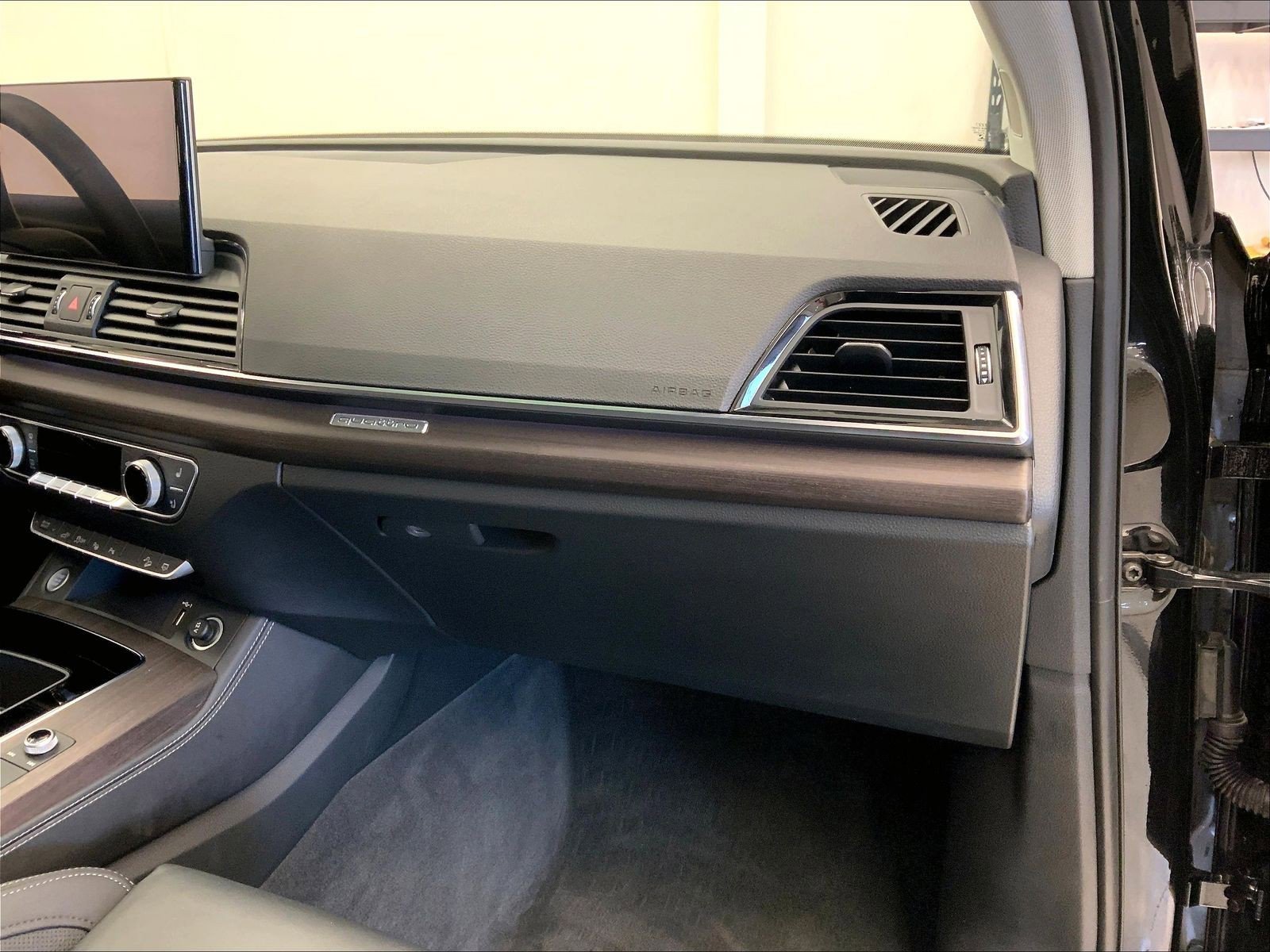 Certified 2021 Audi Q5 e Prestige w/ Prestige Package AWD/4WD image 15
