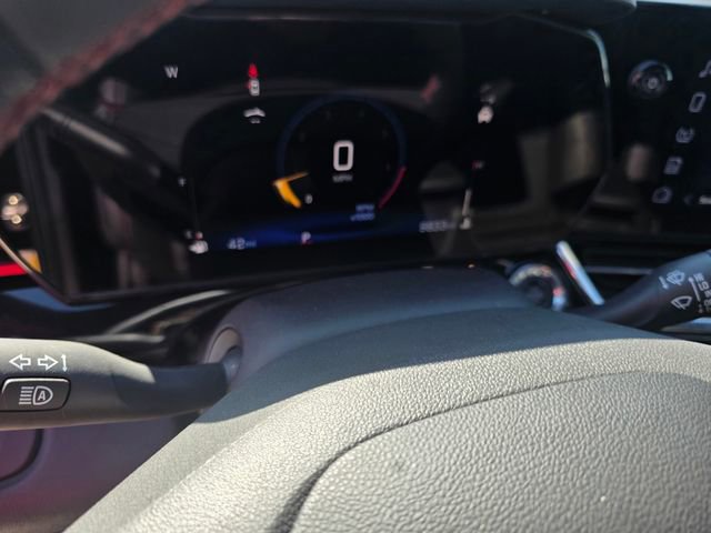 Used 2025 Chevrolet Trax RS w/ Driver Confidence Package FWD image 22