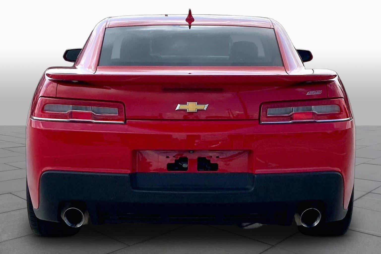 Used 2015 Chevrolet Camaro SS w/ RS Package RWD image 5