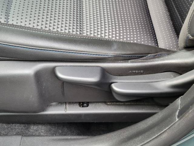 Used 2025 Chevrolet Trax LT FWD image 9