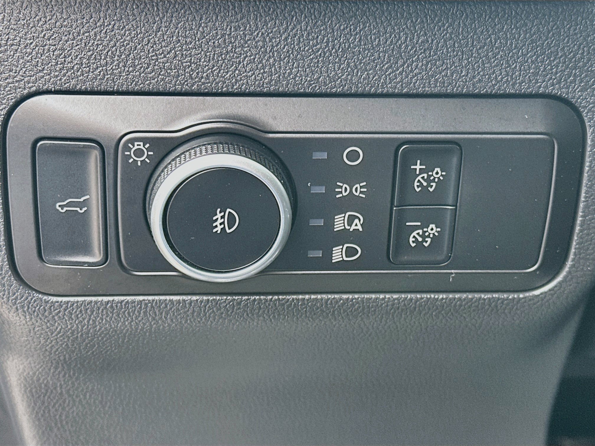 Used 2025 Ford Escape Platinum AWD/4WD image 16