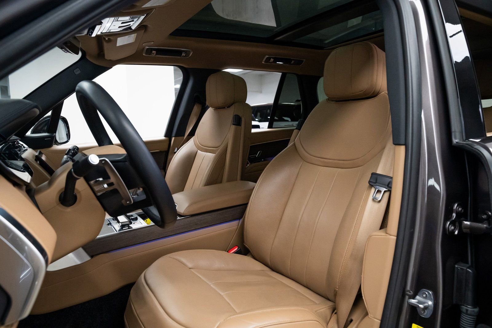 Used 2023 Land Rover Range Rover SE image 17