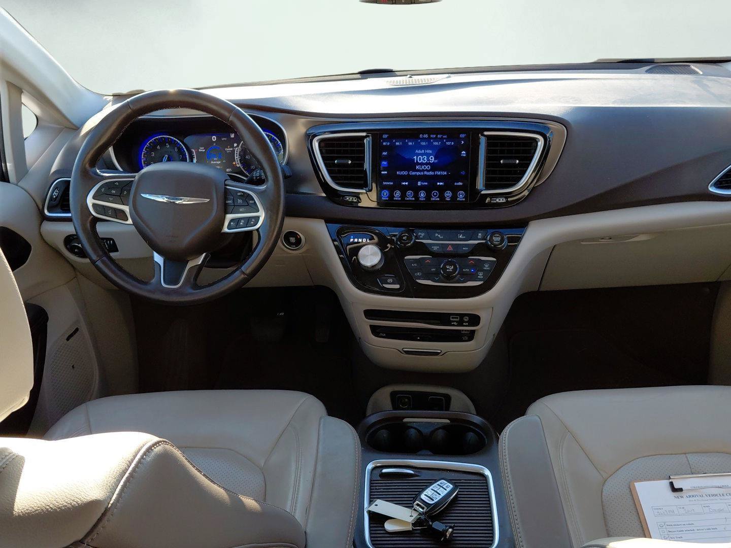 Used 2017 Chrysler Pacifica Touring-L Plus w/ Advanced Safetytec Group FWD image 42