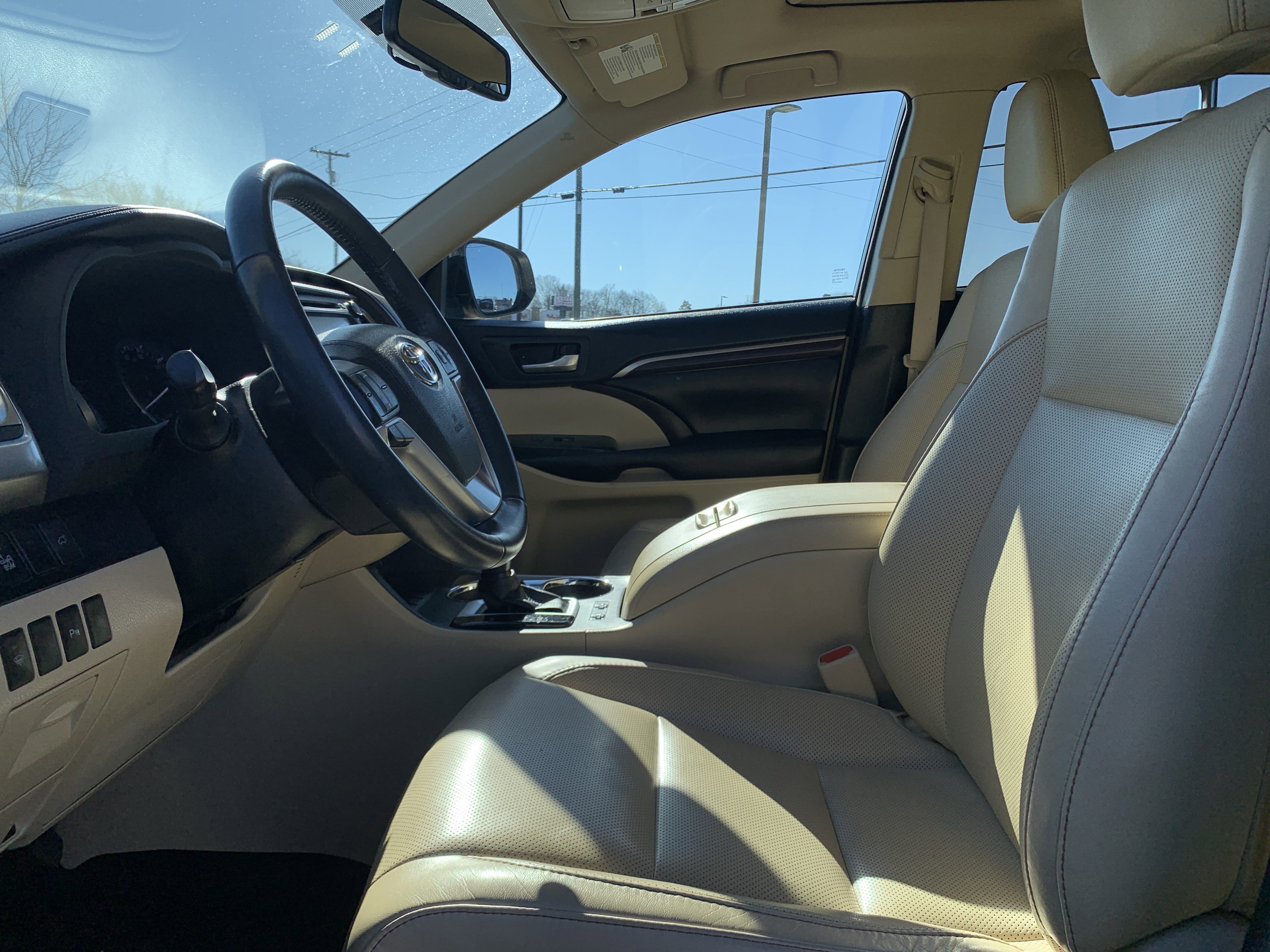 Used 2016 Toyota Highlander Limited image 16