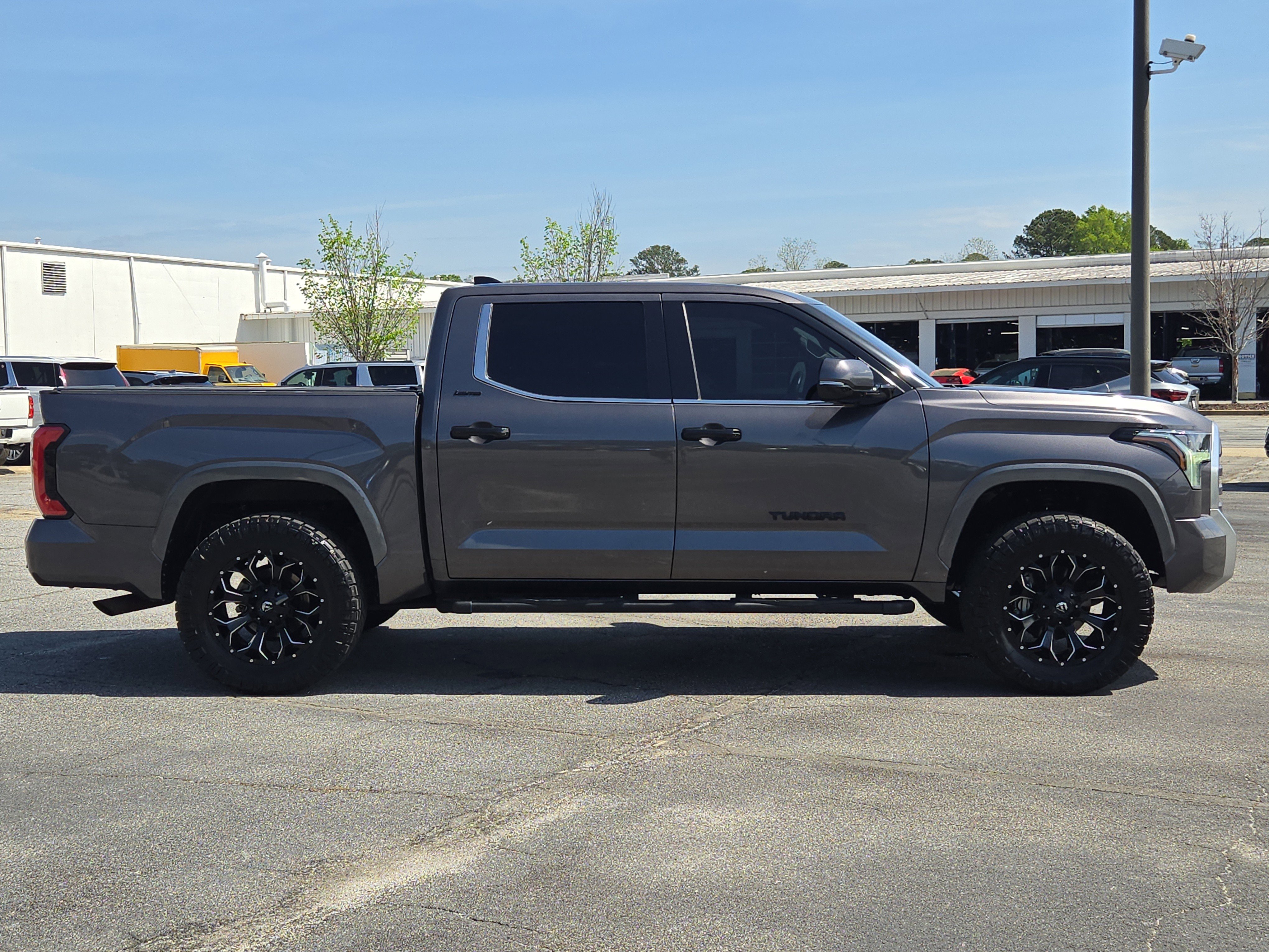 Used 2022 Toyota Tundra Limited image 8