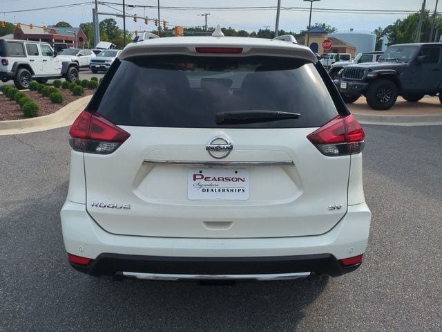 Used 2019 Nissan Rogue SV w/ Premium Package FWD image 5