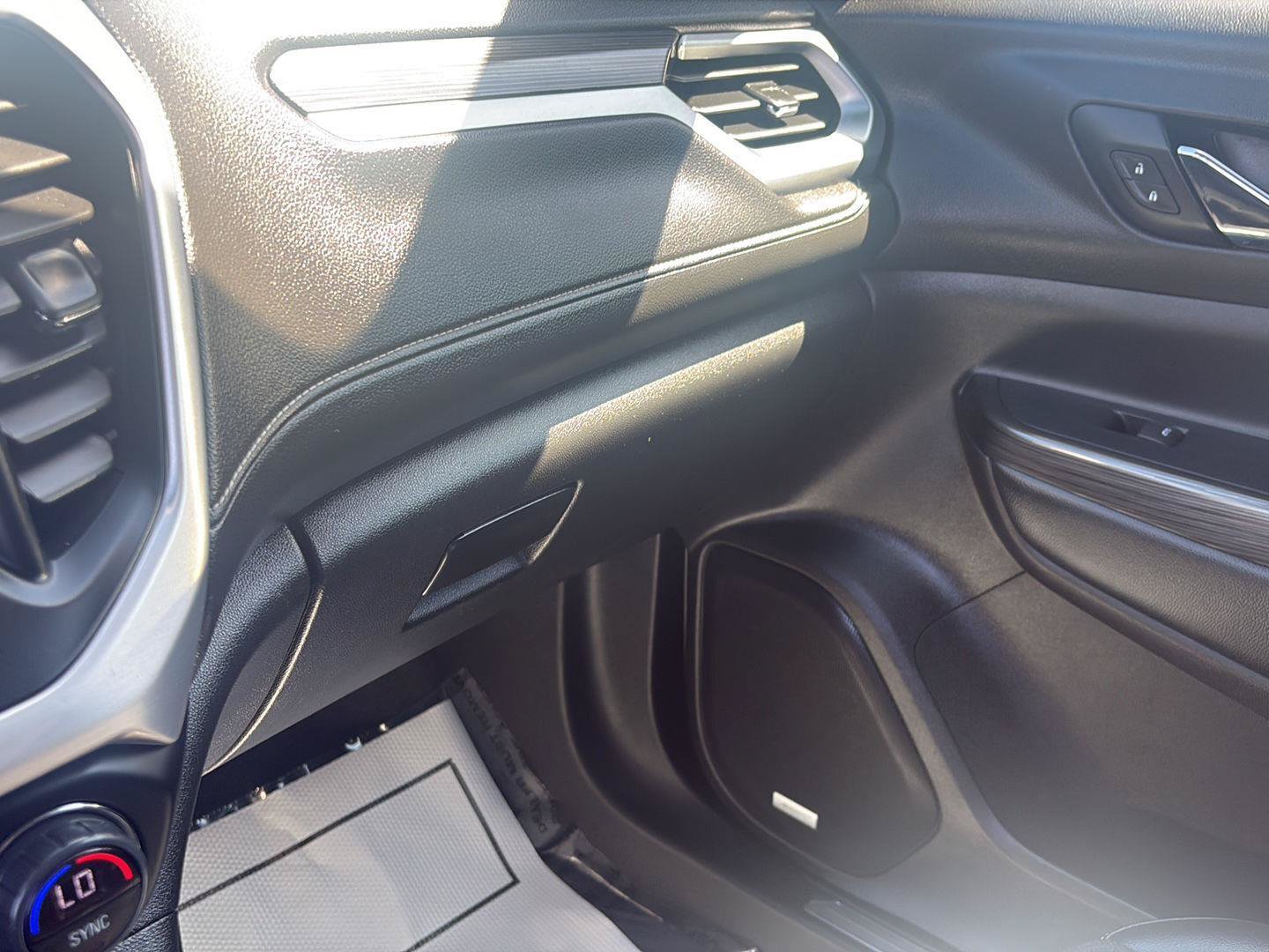 Used 2023 GMC Acadia SLT AWD/4WD image 23
