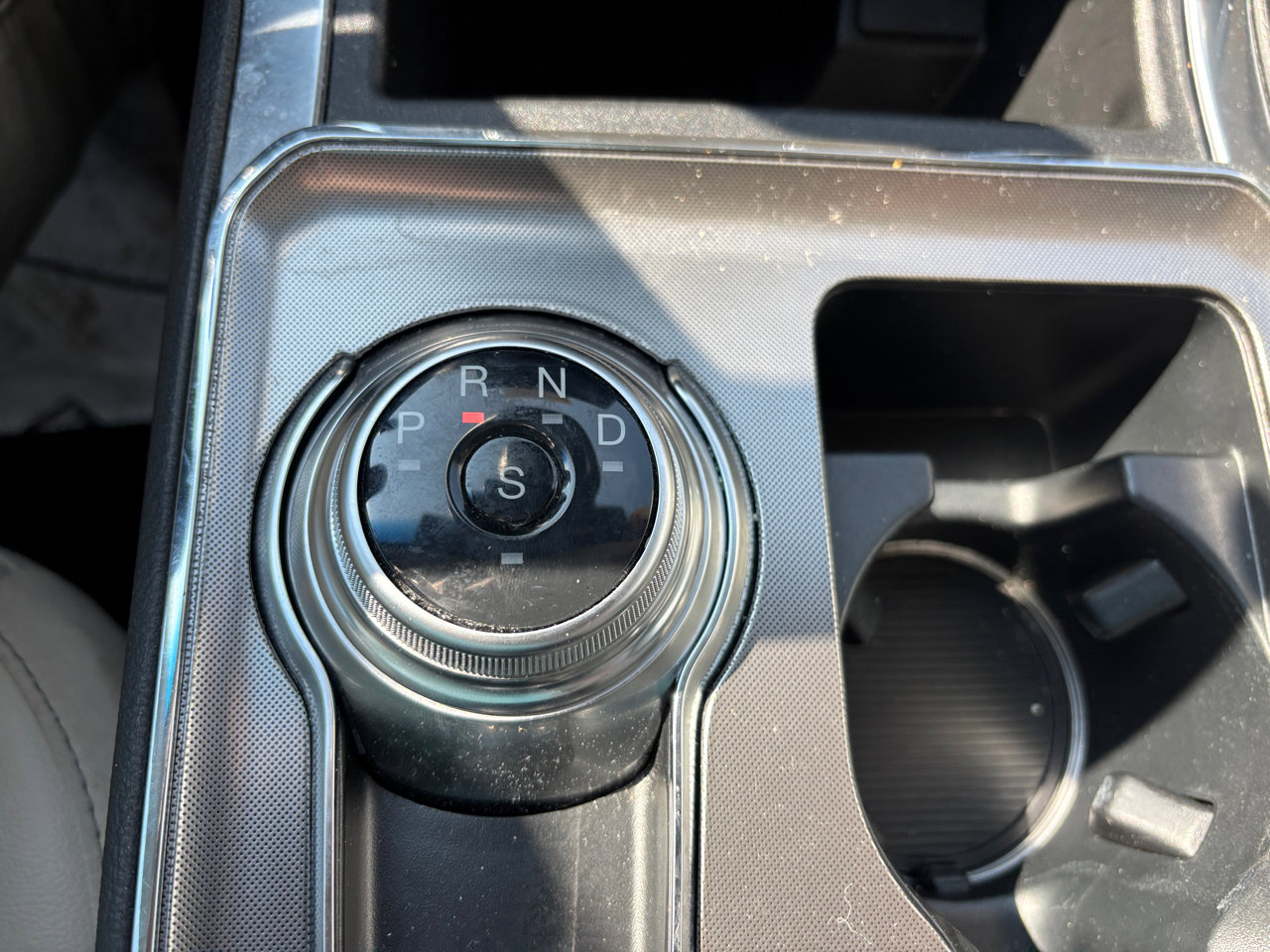 Used 2022 Ford Edge Titanium image 24