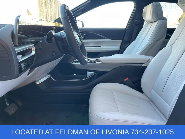 Used 2024 Cadillac Lyriq Luxury image 19
