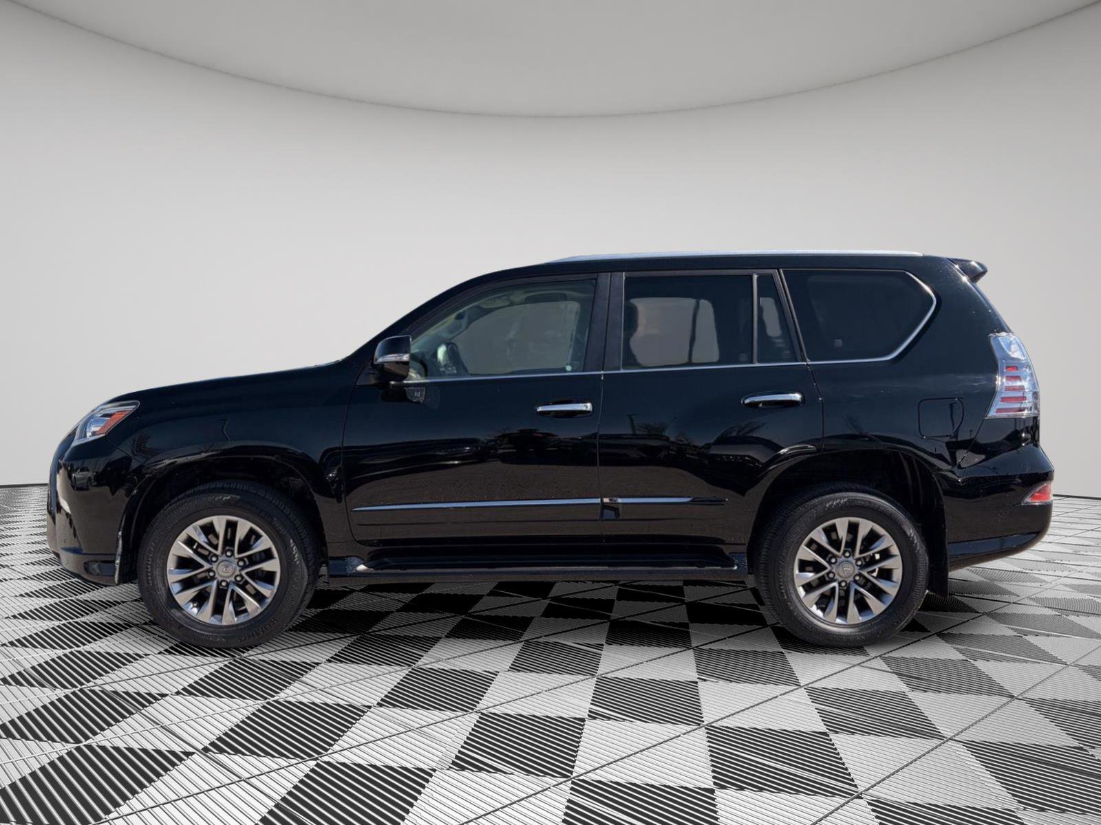 Used 2016 Lexus GX 460 Luxury w/ Preferred Accessory Package image 8