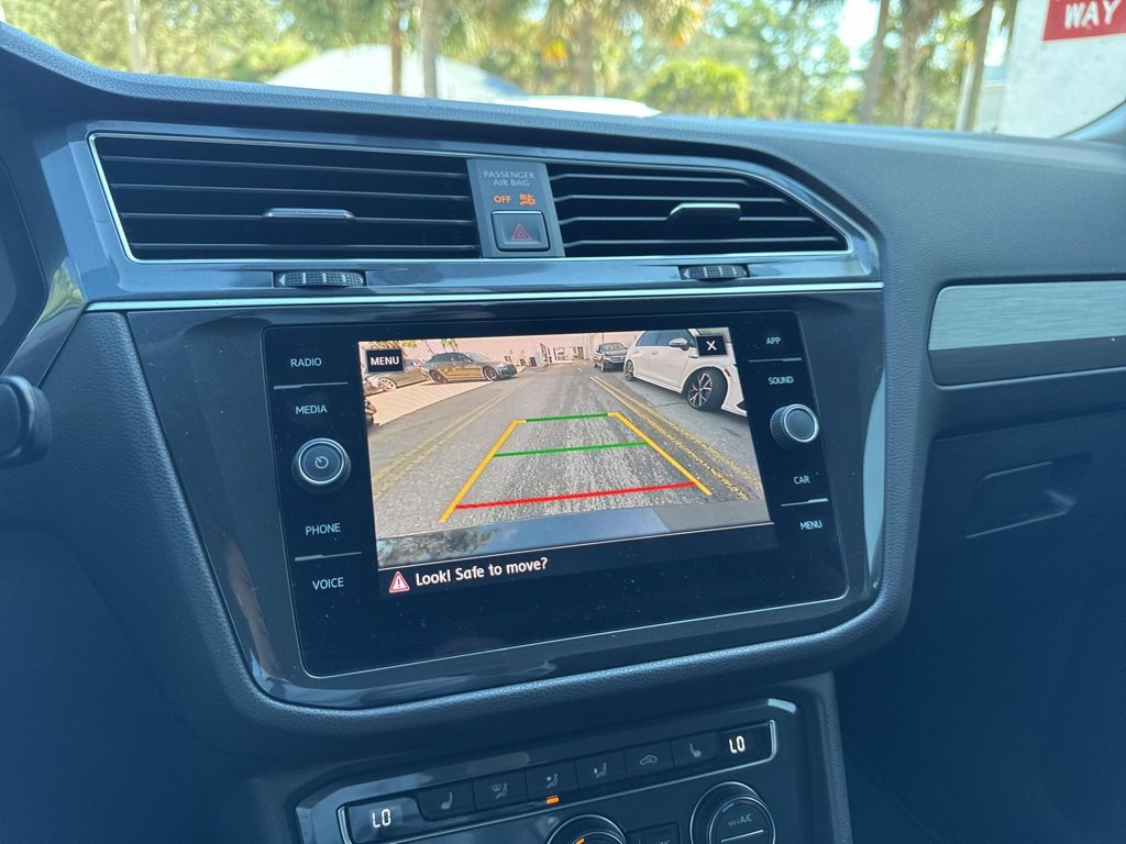 Used 2018 Volkswagen Tiguan SE w/ Panoramic Sunroof Package image 5