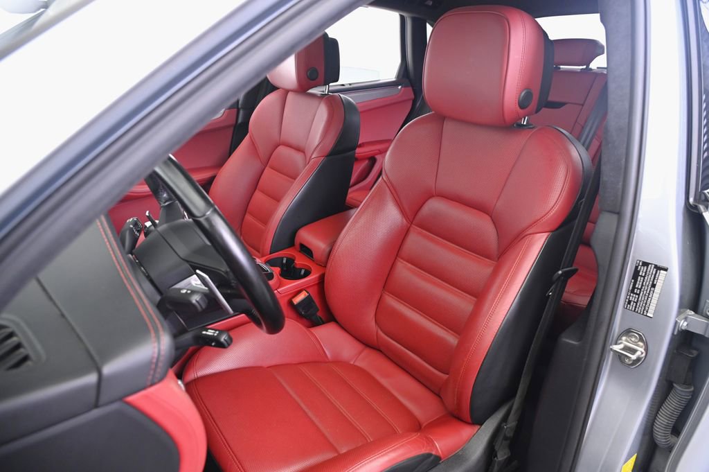 Certified 2021 Porsche Macan Turbo image 31