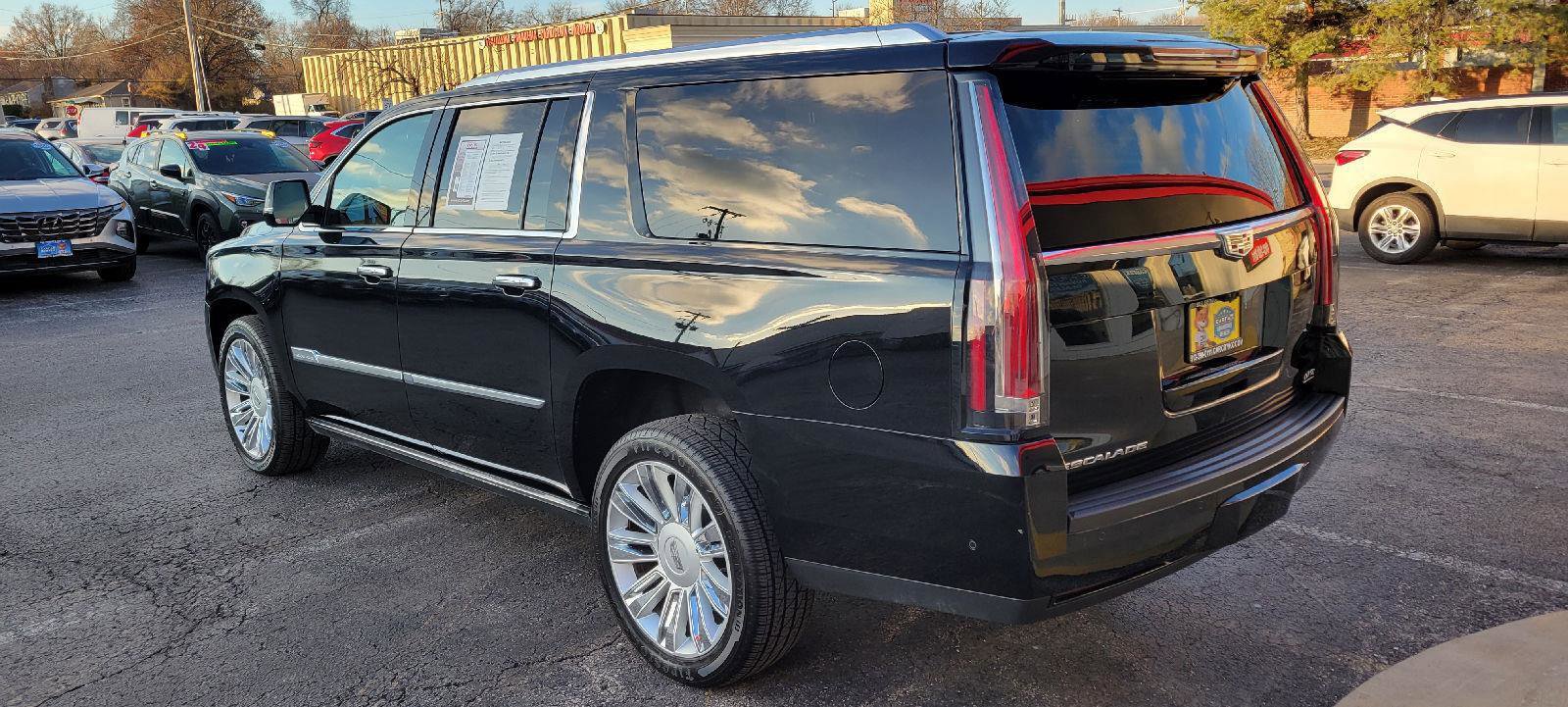 Used 2017 Cadillac Escalade ESV Platinum image 33