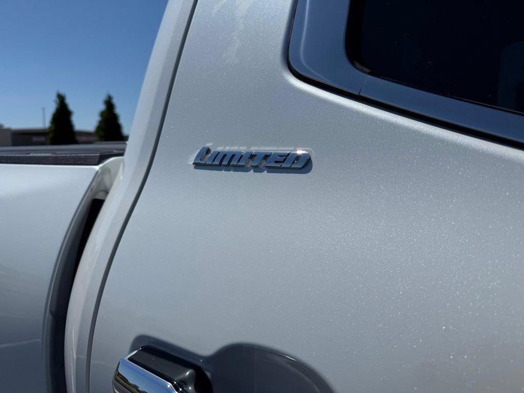 Used 2024 Toyota Tundra Limited AWD/4WD image 10