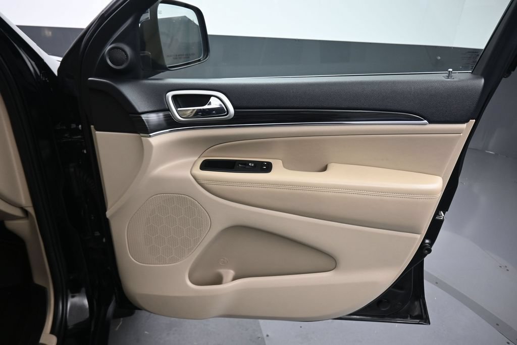 Used 2019 Jeep Grand Cherokee Limited AWD/4WD image 41