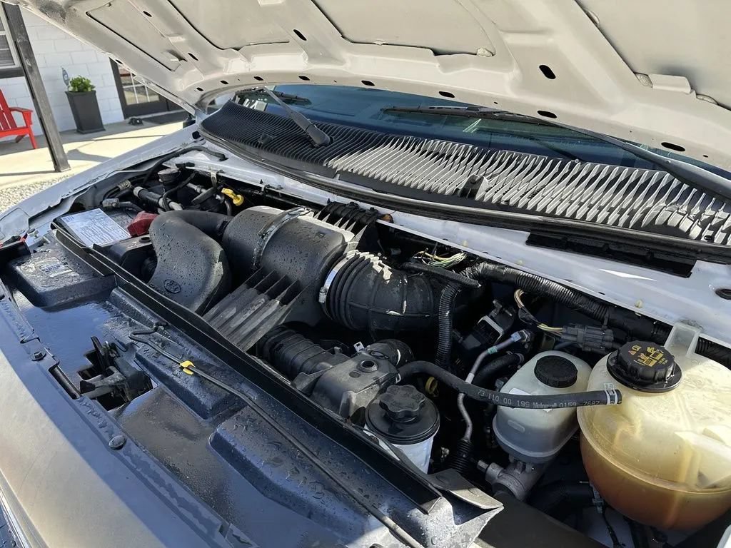 Used 2019 Ford E-350 and Econoline 350 Super Duty w/ Power Windows & Locks Group RWD image 18