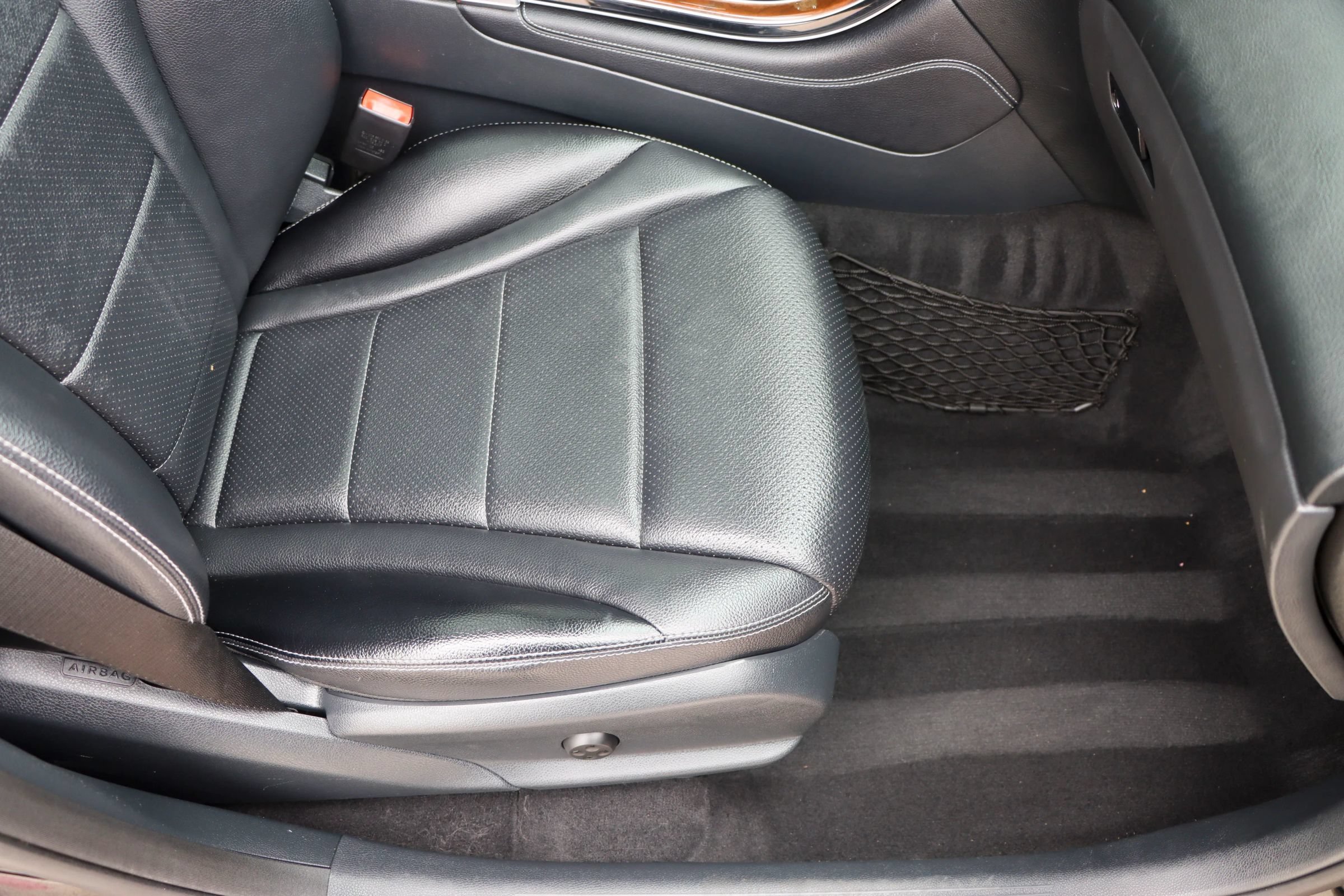 Used 2018 Mercedes-Benz GLC 300 w/ Multimedia Package image 22