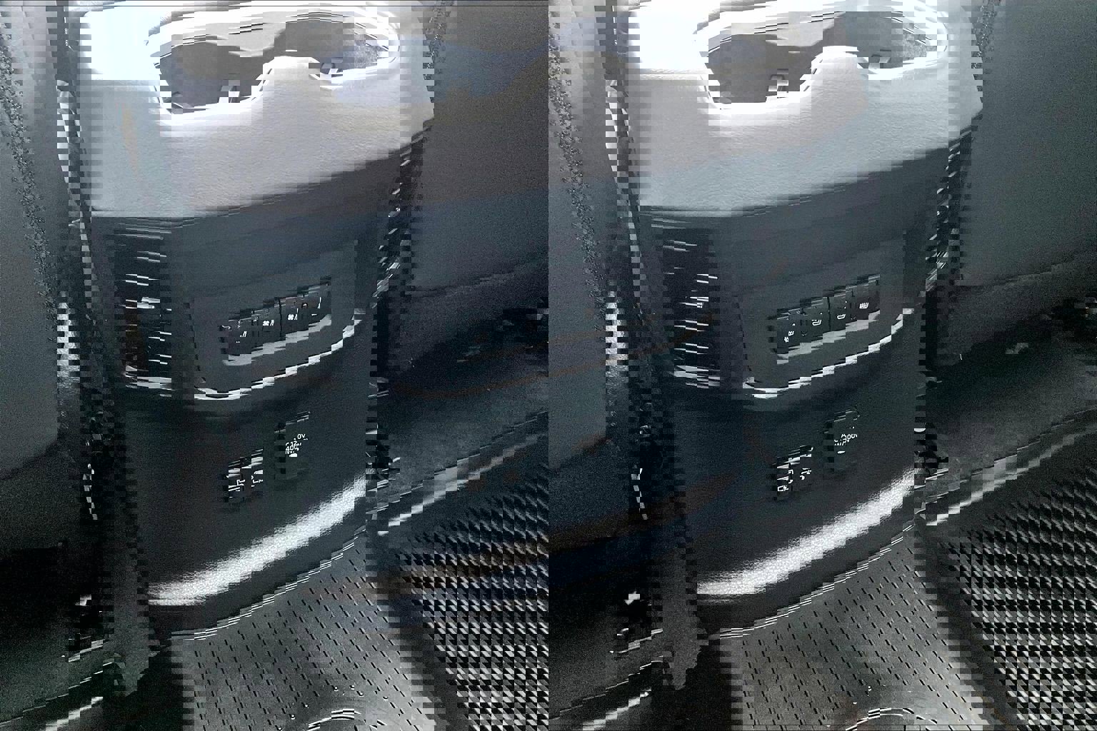 Used 2025 Toyota Tundra Platinum image 34