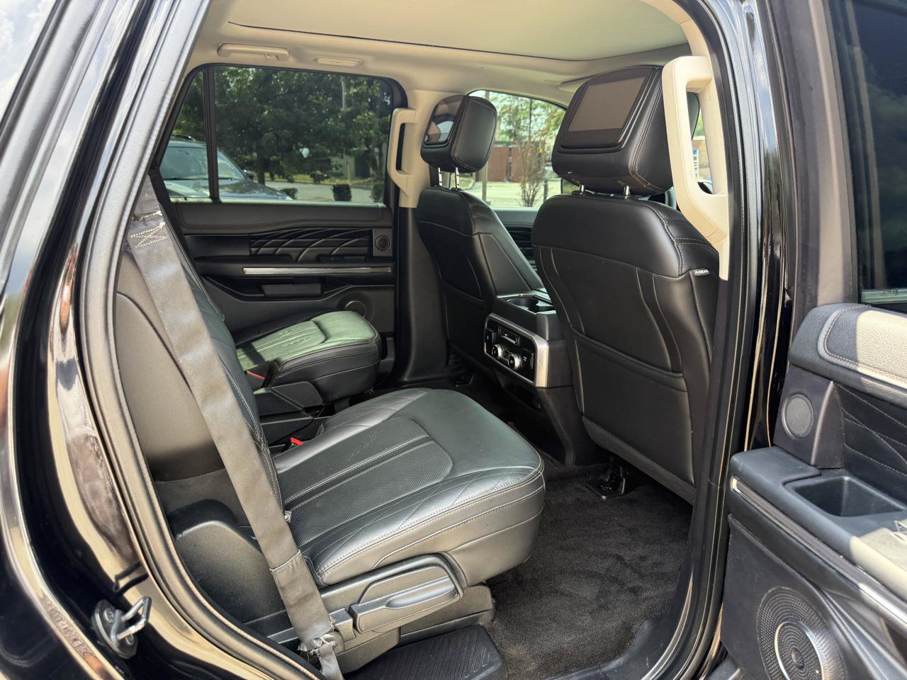 Used 2018 Ford Expedition Platinum AWD/4WD image 39